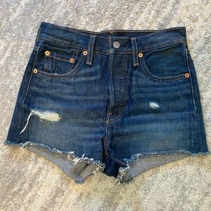 Levi’s 501 high waist shorts W24